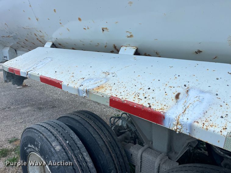 image for item LA9994 1998 Travis  end dump trailer