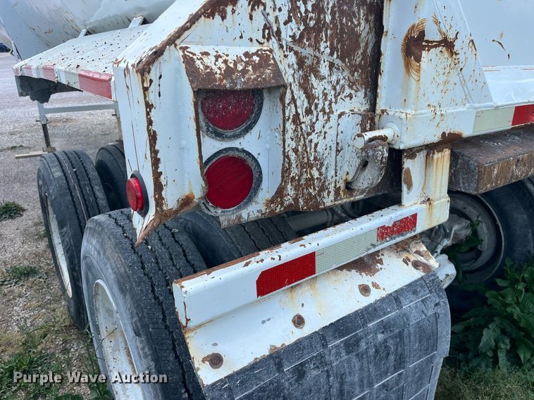 image for item LA9994 1998 Travis  end dump trailer