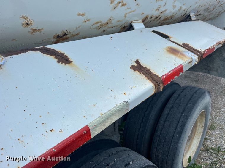 image for item LA9994 1998 Travis  end dump trailer