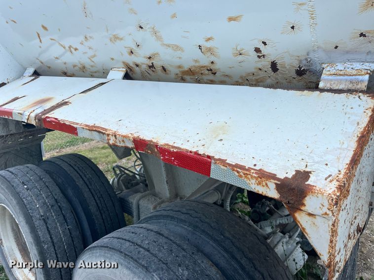 image for item LA9994 1998 Travis  end dump trailer