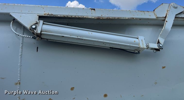 image for item LA9994 1998 Travis  end dump trailer