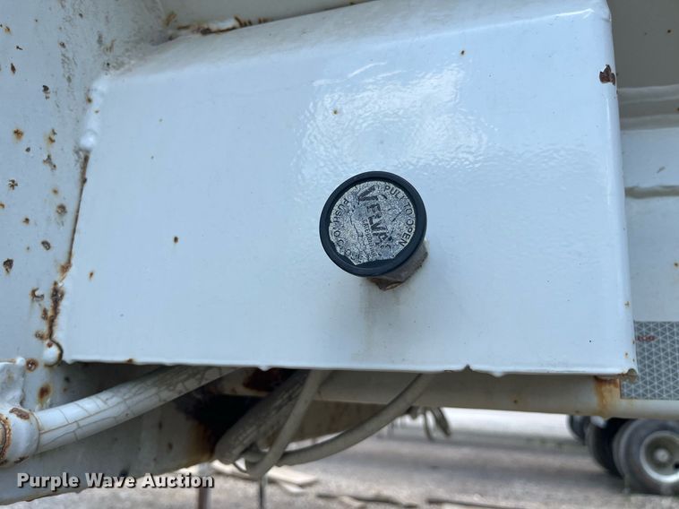 image for item LA9994 1998 Travis  end dump trailer