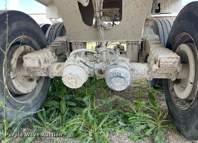 image for item LA9994 1998 Travis  end dump trailer