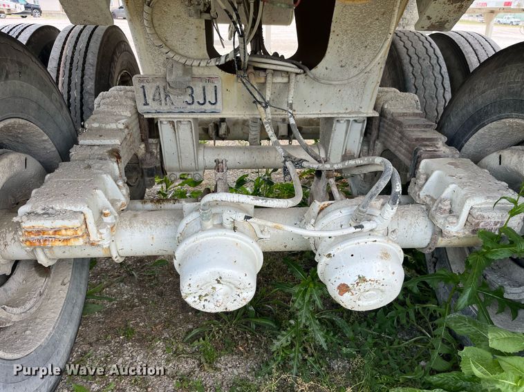 image for item LA9994 1998 Travis  end dump trailer