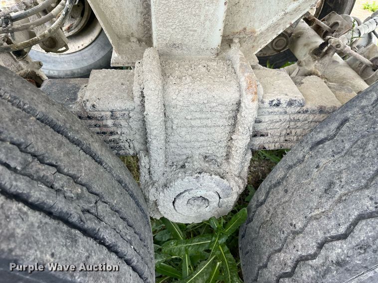 image for item LA9994 1998 Travis  end dump trailer