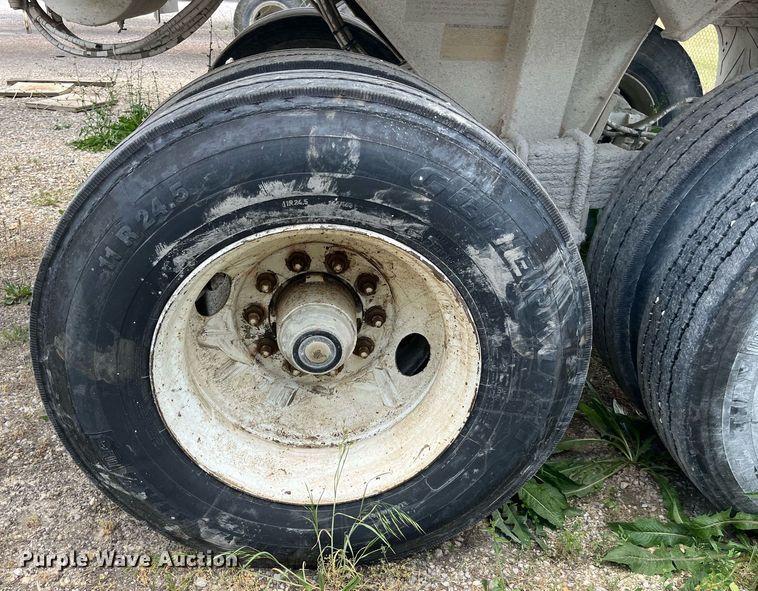 image for item LA9994 1998 Travis  end dump trailer