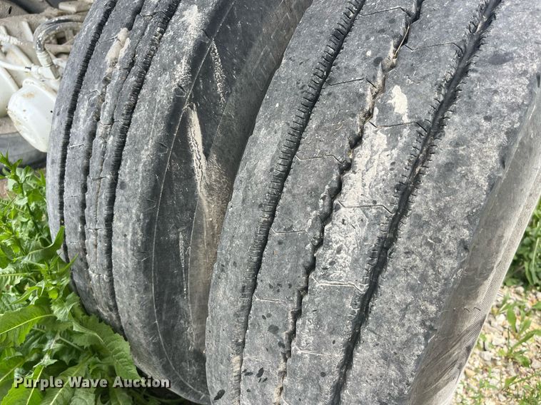 image for item LA9994 1998 Travis  end dump trailer