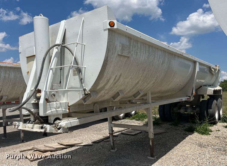 image for item LA9995 1998 Travis  end dump trailer