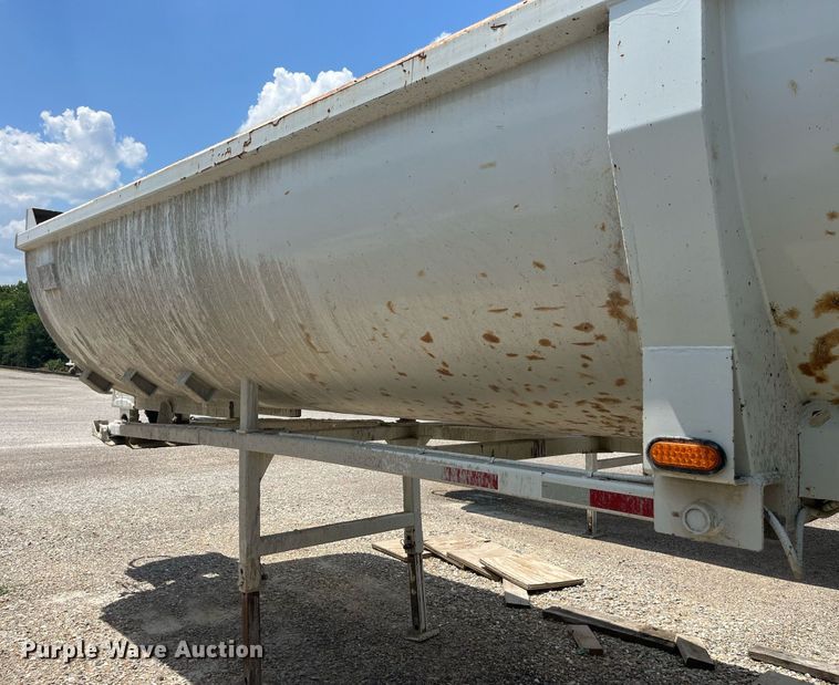 image for item LA9995 1998 Travis  end dump trailer