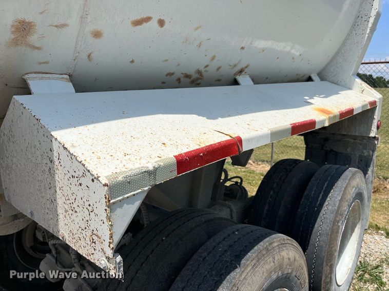 image for item LA9995 1998 Travis  end dump trailer