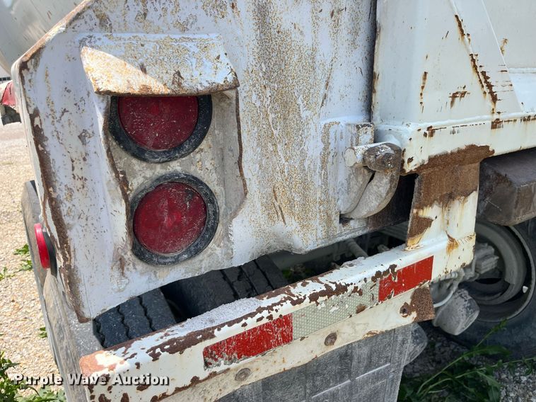 image for item LA9995 1998 Travis  end dump trailer