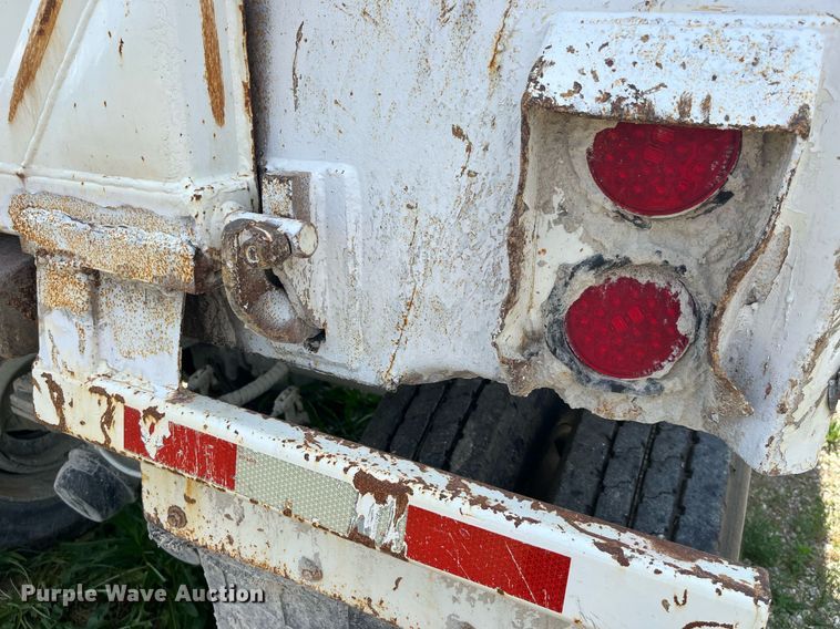 image for item LA9995 1998 Travis  end dump trailer