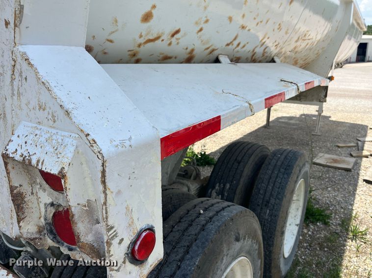 image for item LA9995 1998 Travis  end dump trailer