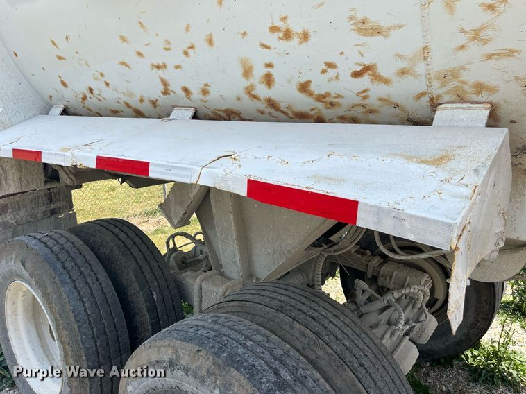 image for item LA9995 1998 Travis  end dump trailer