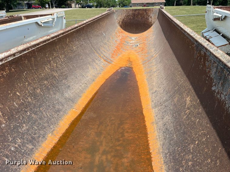 image for item LA9995 1998 Travis  end dump trailer