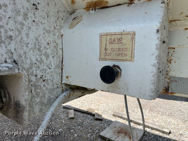 image for item LA9995 1998 Travis  end dump trailer