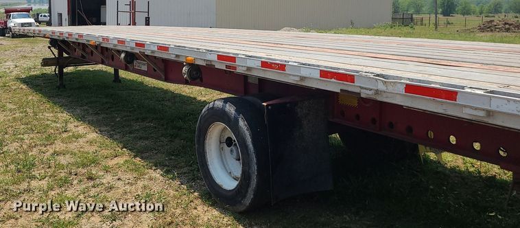 image for item LE9137 2008 Transcraft  flatbed trailer