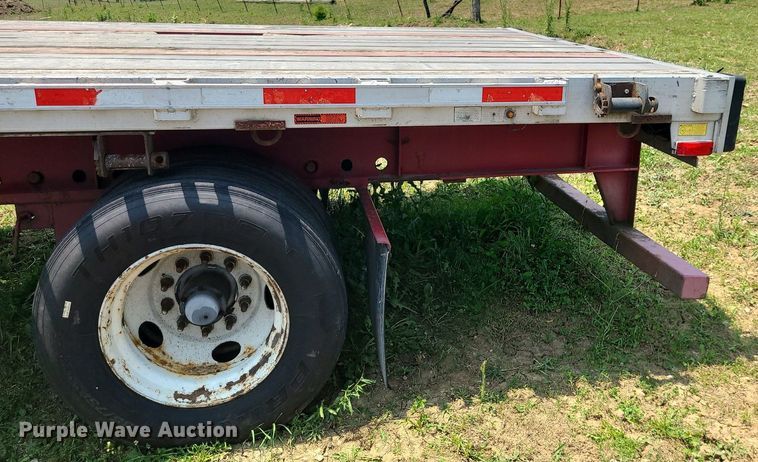 image for item LE9137 2008 Transcraft  flatbed trailer