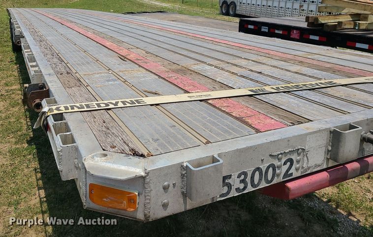 image for item LE9137 2008 Transcraft  flatbed trailer