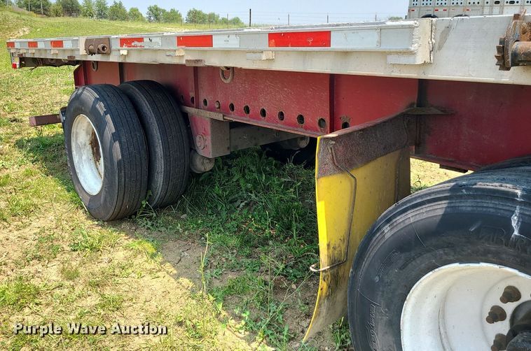 image for item LE9137 2008 Transcraft  flatbed trailer