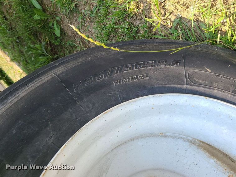 image for item LE9137 2008 Transcraft  flatbed trailer