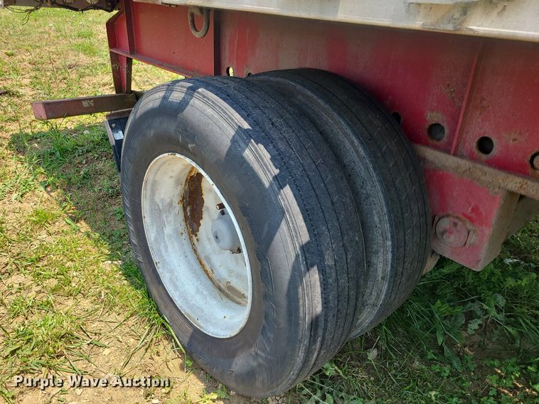 image for item LE9137 2008 Transcraft  flatbed trailer