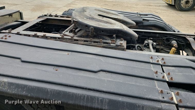 image for item LE9186 1990 Ford L9000  semi truck