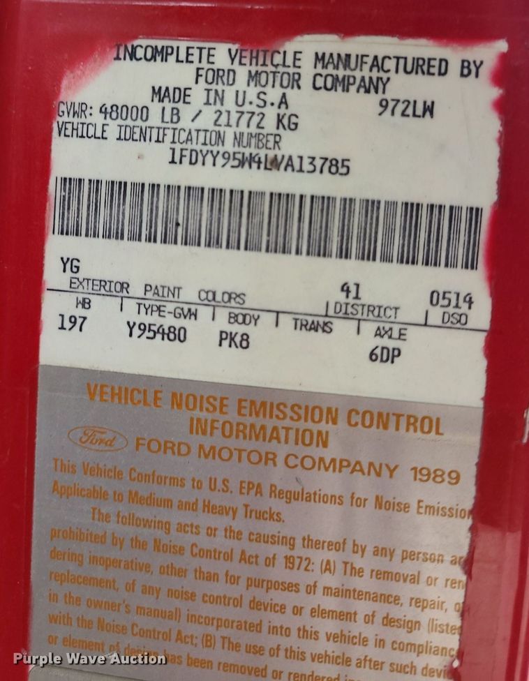 image for item LE9186 1990 Ford L9000  semi truck