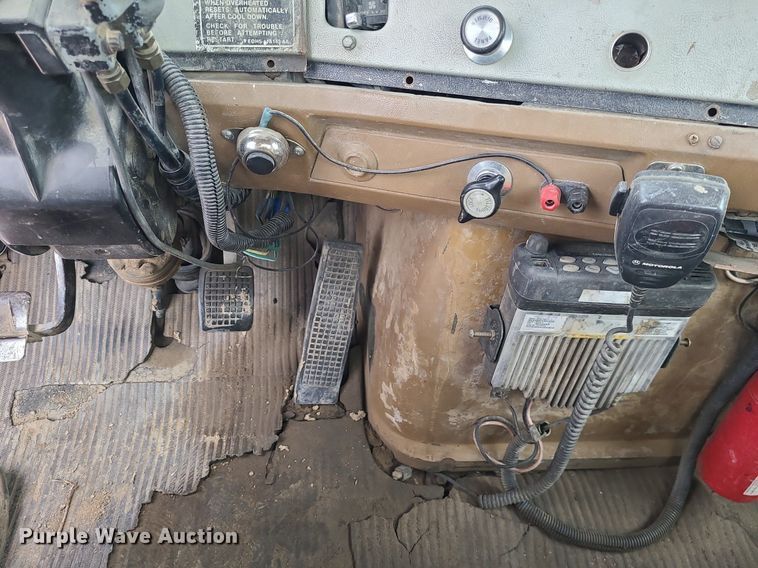 image for item LE9186 1990 Ford L9000  semi truck