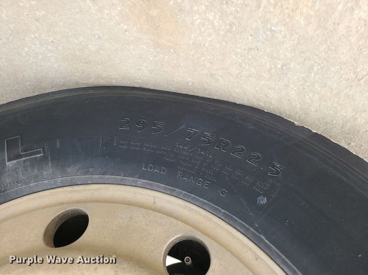 image for item LE9186 1990 Ford L9000  semi truck