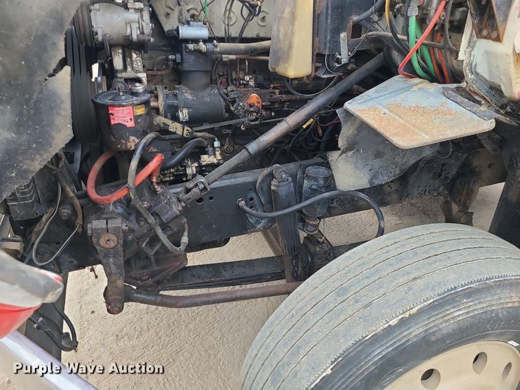 image for item LE9186 1990 Ford L9000  semi truck