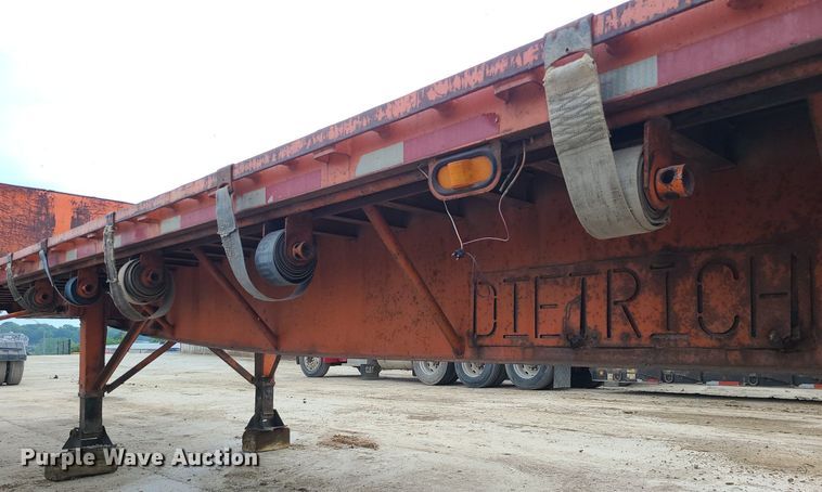 image for item LE9187 1994 Great Dane  flatbed trailer