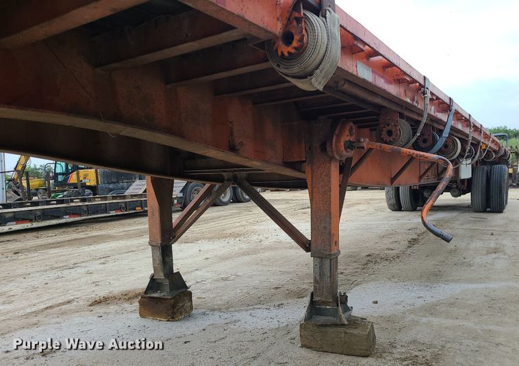 image for item LE9187 1994 Great Dane  flatbed trailer