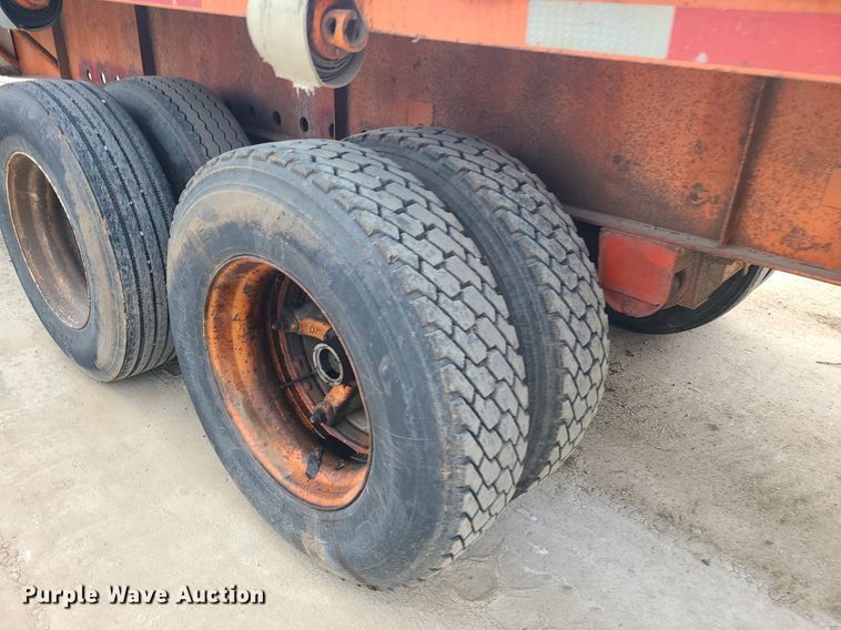 image for item LE9187 1994 Great Dane  flatbed trailer