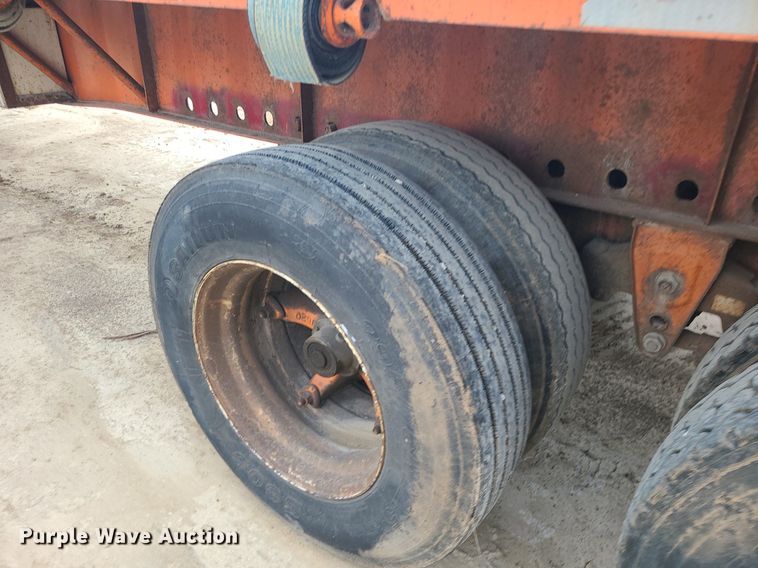 image for item LE9187 1994 Great Dane  flatbed trailer