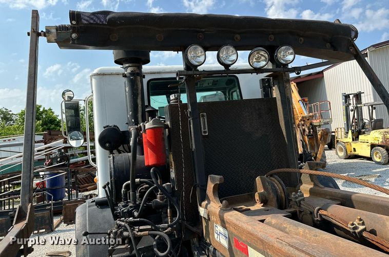 image for item LG9247 2003 Mack MR  roll-off container truck