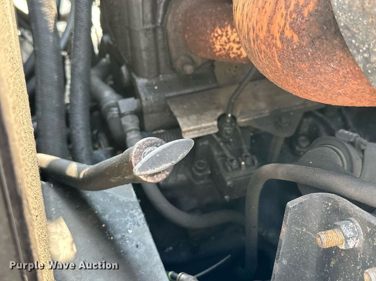 image for item LG9247 2003 Mack MR  roll-off container truck