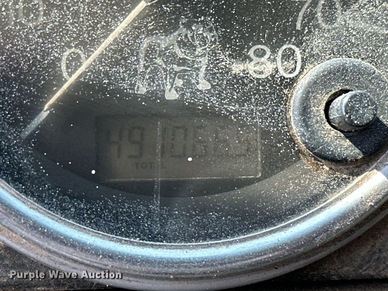 image for item LG9247 2003 Mack MR  roll-off container truck