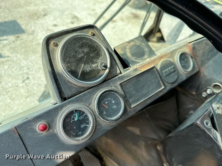 image for item LG9247 2003 Mack MR  roll-off container truck