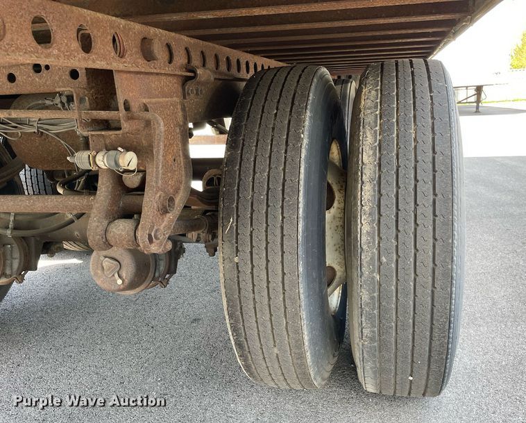 image for item LJ9651 2000 Trailmobile  dry van trailer