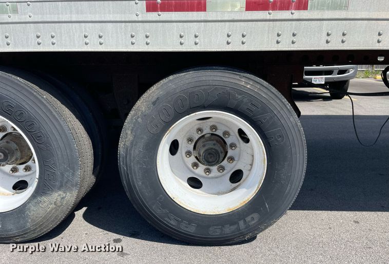 image for item LJ9651 2000 Trailmobile  dry van trailer