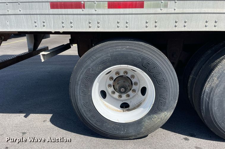 image for item LJ9651 2000 Trailmobile  dry van trailer