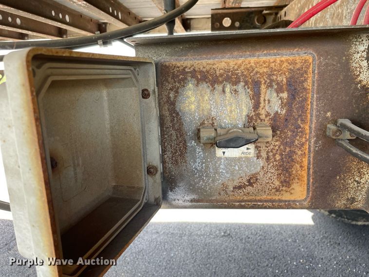 image for item LJ9652 2004 Great Dane 7311TA  dry van trailer