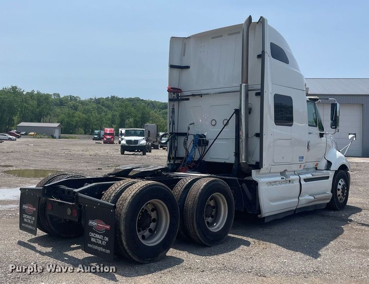 image for item LJ9674 2015 International ProStar Plus 122  semi truck