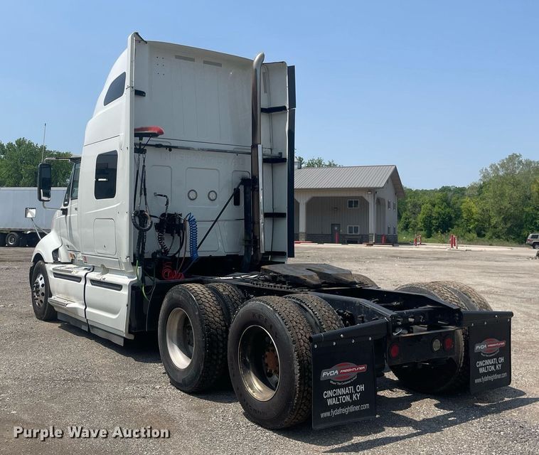 image for item LJ9674 2015 International ProStar Plus 122  semi truck