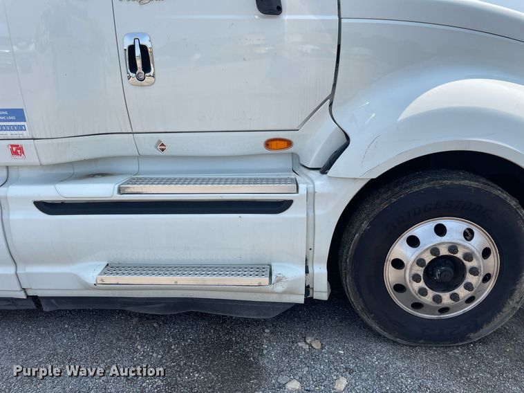 image for item LJ9674 2015 International ProStar Plus 122  semi truck