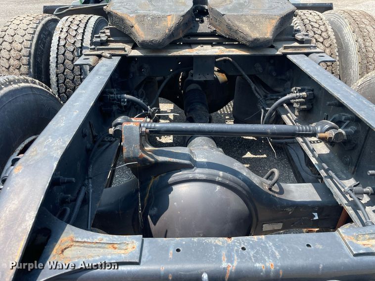 image for item LJ9674 2015 International ProStar Plus 122  semi truck