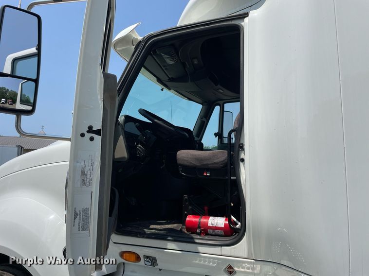 image for item LJ9674 2015 International ProStar Plus 122  semi truck