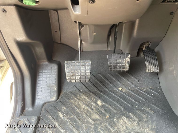 image for item LJ9674 2015 International ProStar Plus 122  semi truck