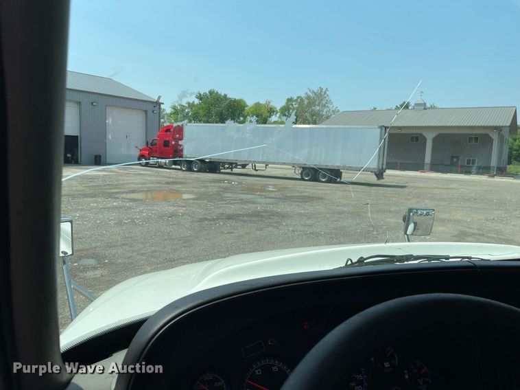 image for item LJ9674 2015 International ProStar Plus 122  semi truck